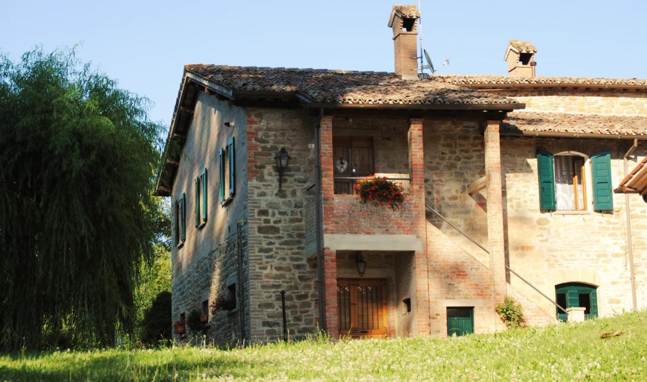 B&B Ponte La Pietra Gubbio Exterior foto