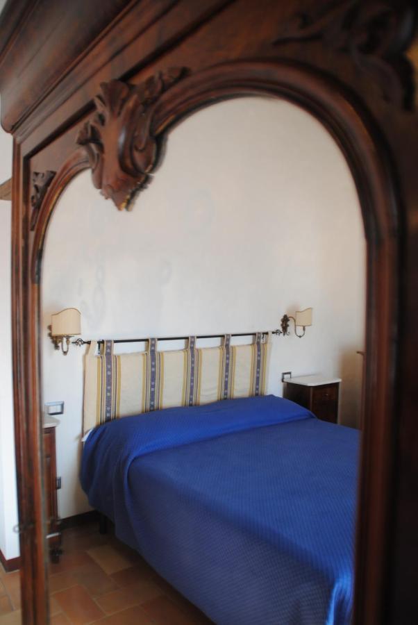 B&B Ponte La Pietra Gubbio Exterior foto